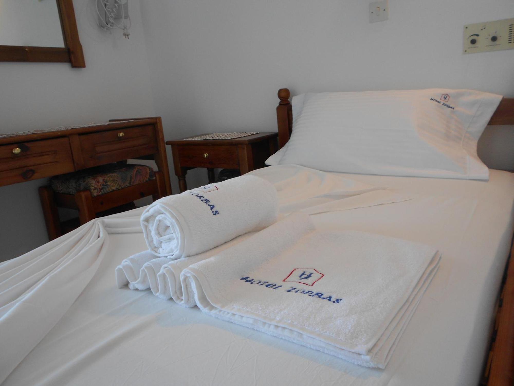 Zorbas Hotel & Studios Pythagóreion Kamer foto