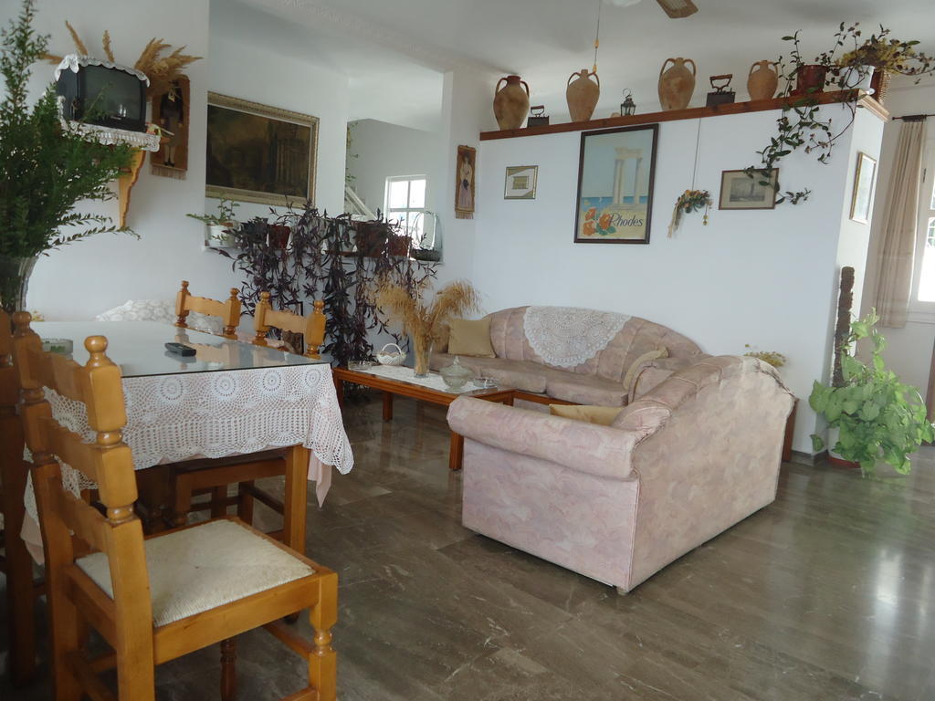 Zorbas Hotel & Studios Pythagóreion Buitenkant foto