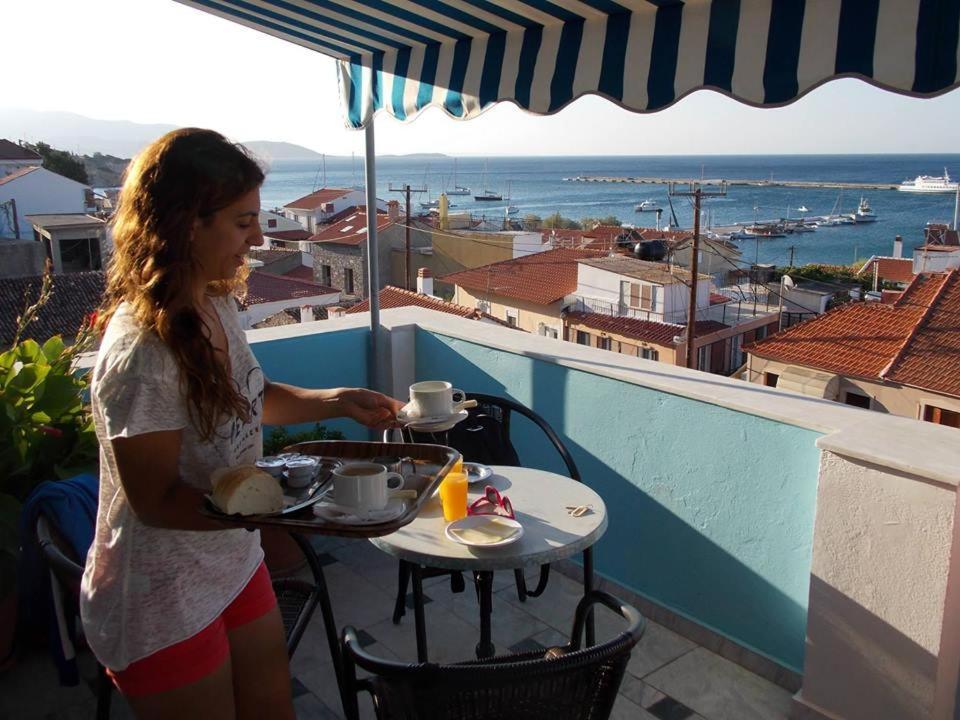 Zorbas Hotel & Studios Pythagóreion Buitenkant foto